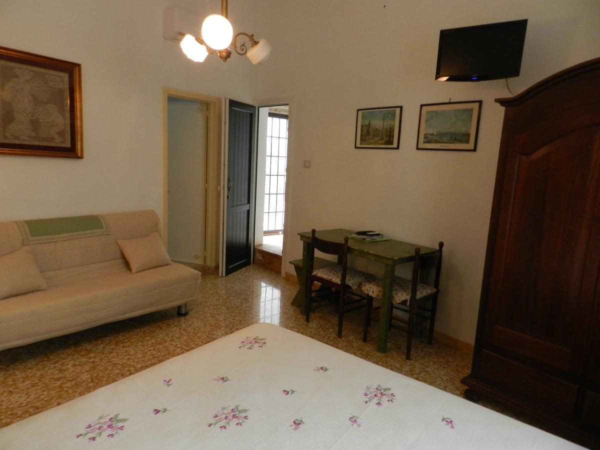 Casa Corte Con Terrazza Taviano  Eksteriør billede